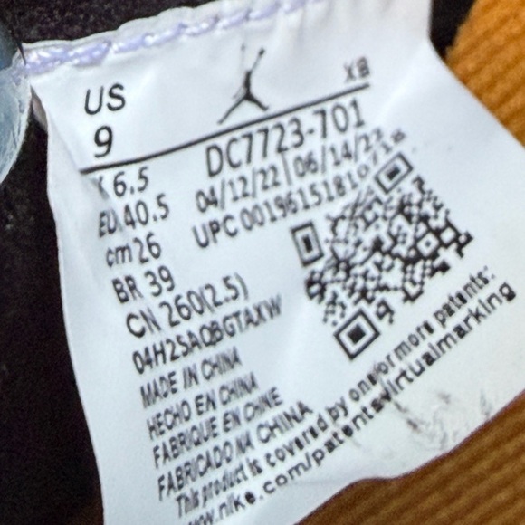 Nike Athletic Shoes Black Orange White - Picture 6 of 7